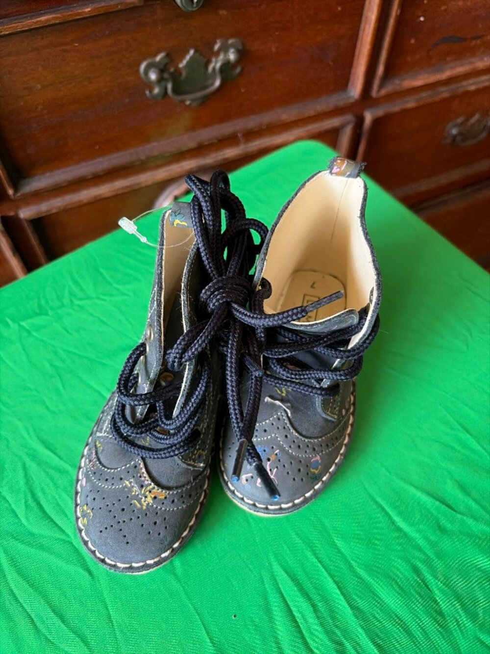 Gorgeous L’amour Floral Toddler boot. Size 7 - Picture 4 of 5